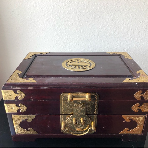 Antique Japanese Jewelry Box - Picture 2 of 9